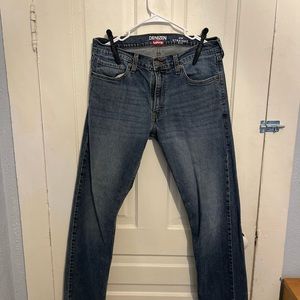 Denizen from Levi’s 218 Straight fit mens jeans. Small hole in back right pocket
